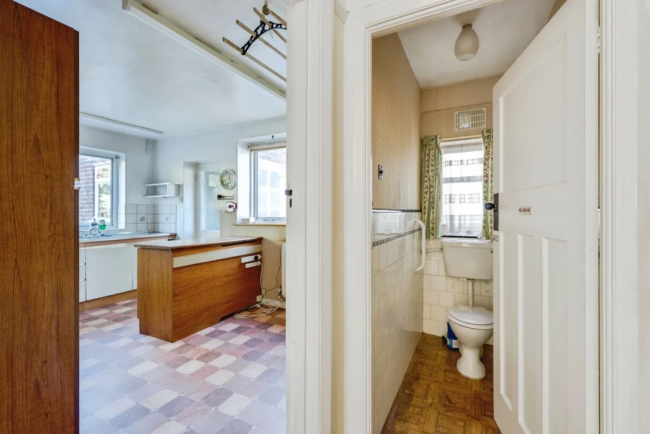 Broadhurst Gardens, Reigate, RH2, photo 16