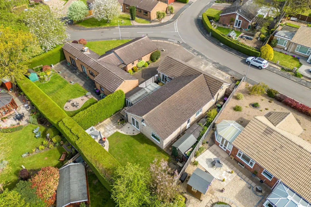 5 bed house for sale — Dene Road, Skellingthorpe, Lincoln