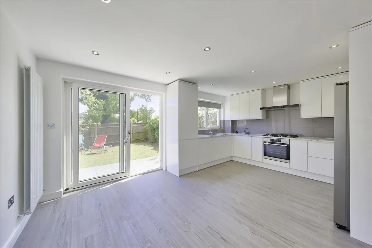 Newstead Way, London SW19 5HR, photo 2