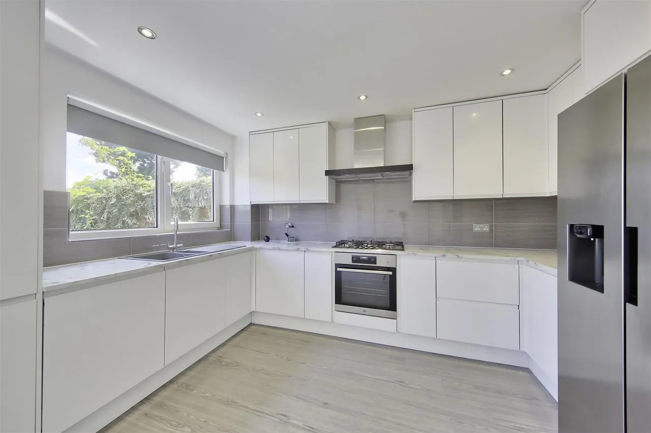 Newstead Way, London SW19 5HR, photo 3