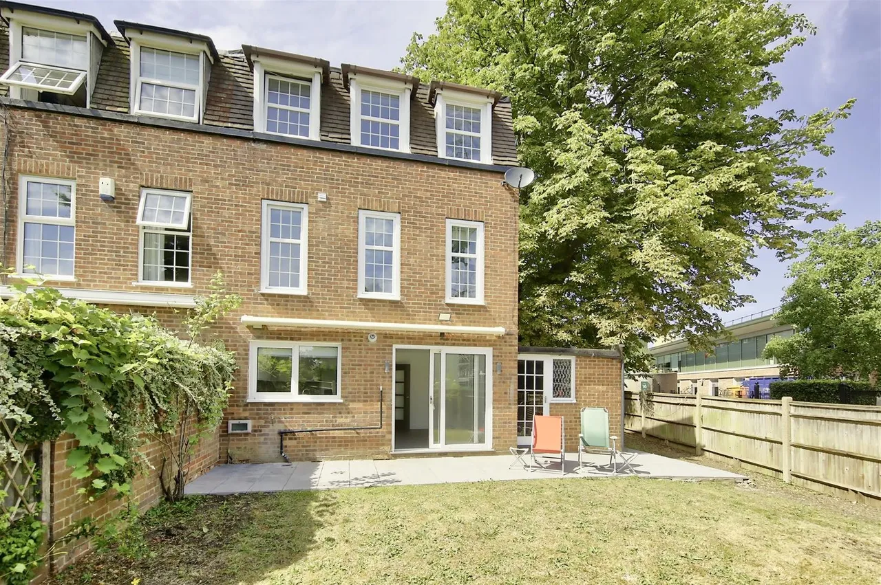 Newstead Way, London SW19 5HR, photo 12