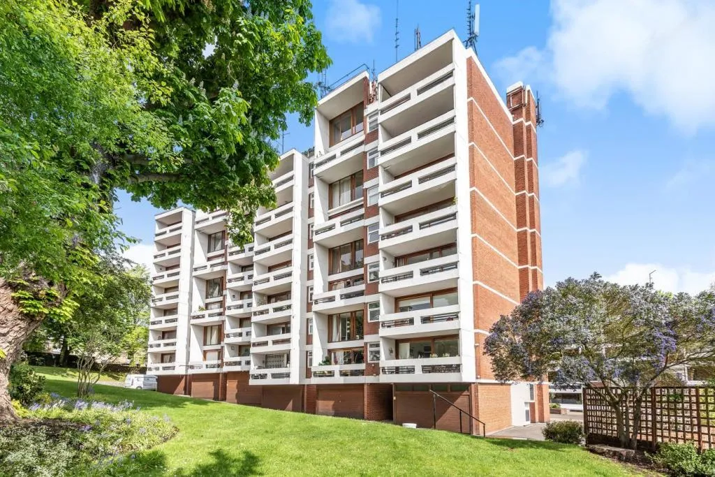 Southwood Lawn Road, London, N6, photo 9
