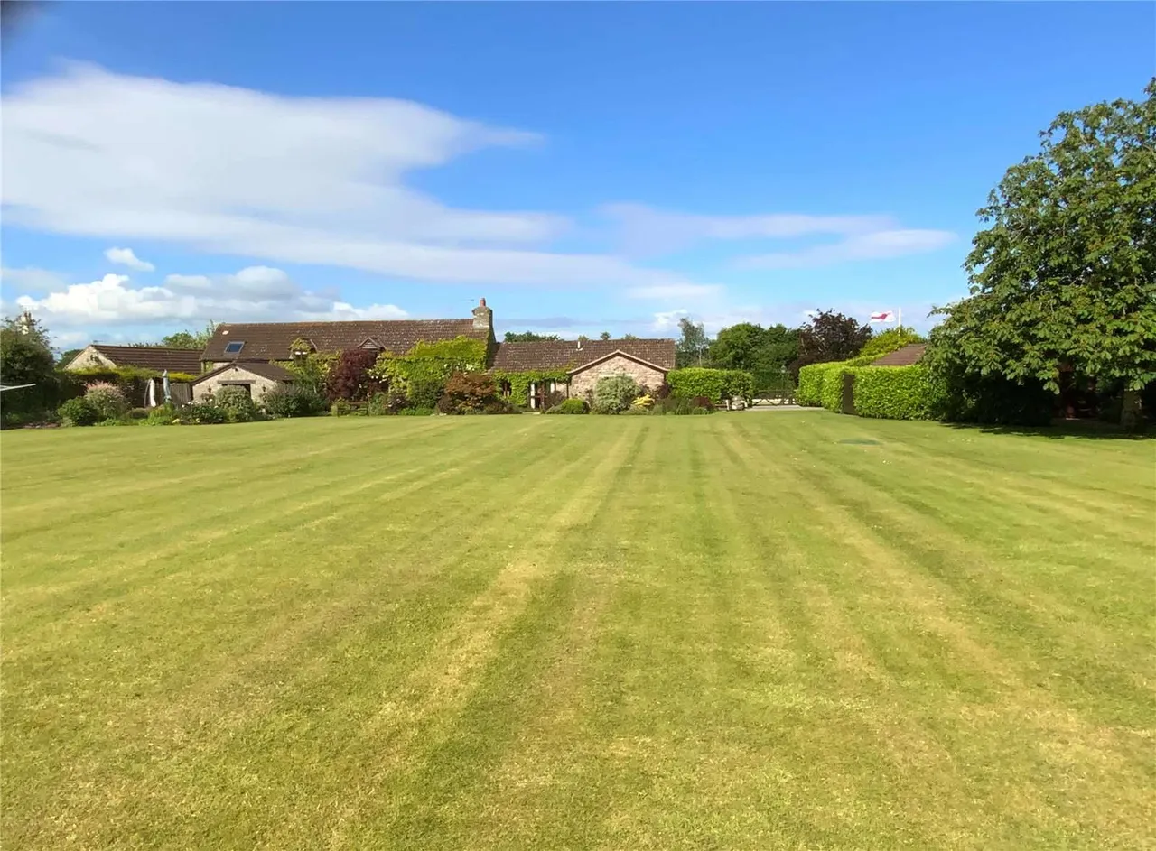 Claverham, Somerset, BS49 4QB, photo 2