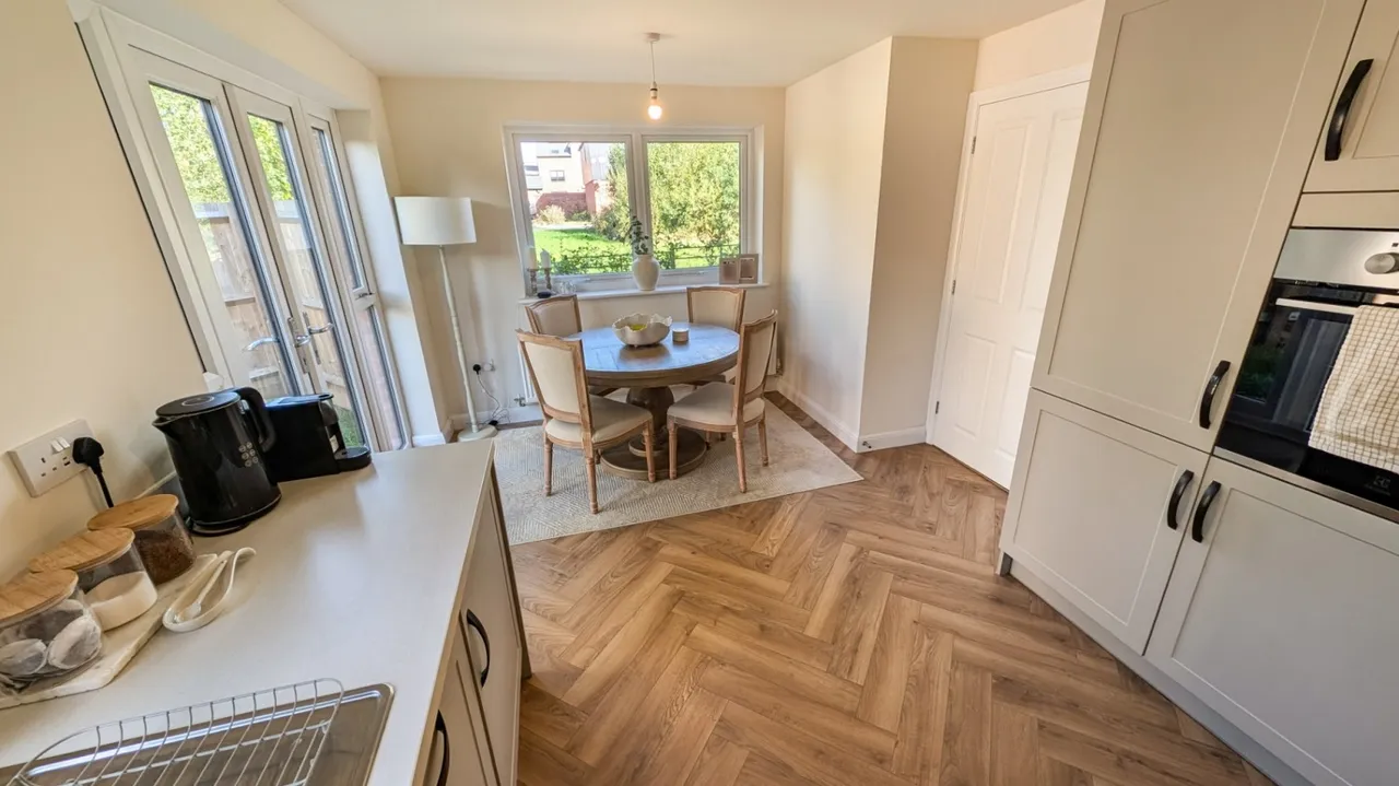 Hutchinson Road, Yate, BS37, photo 17