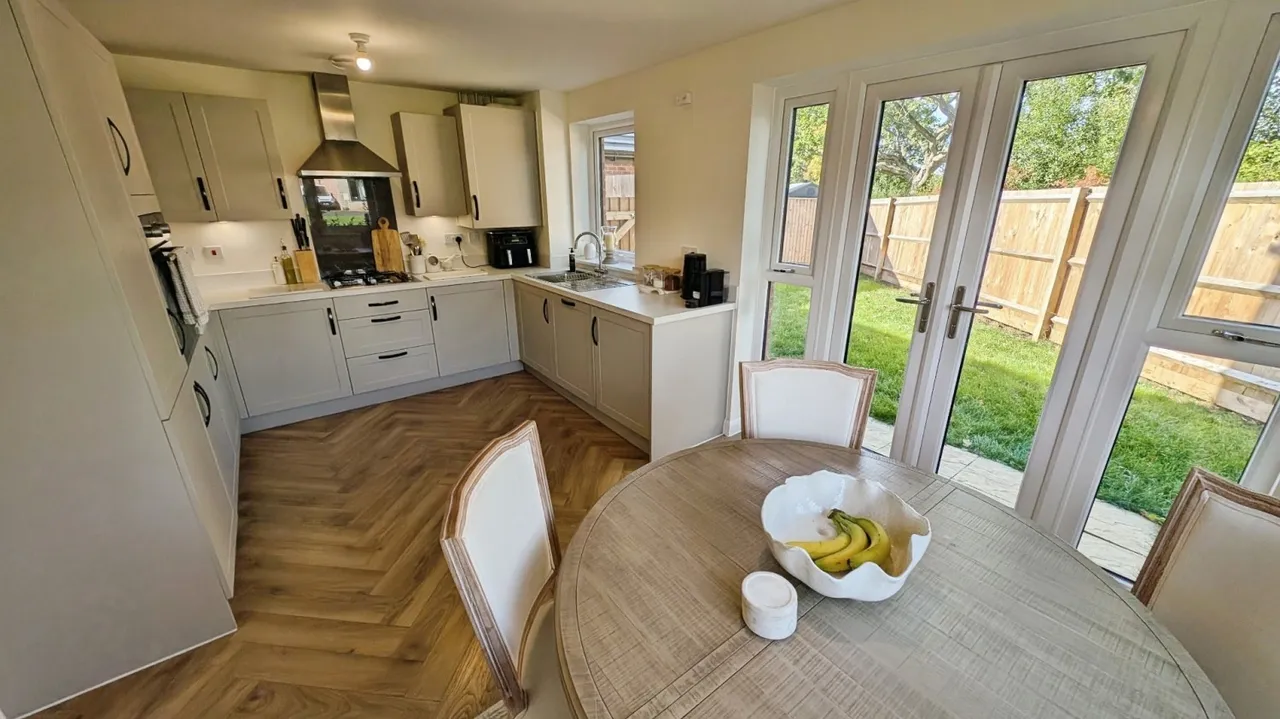 Hutchinson Road, Yate, BS37, photo 3