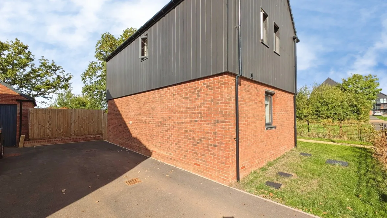 Hutchinson Road, Yate, BS37, photo 21