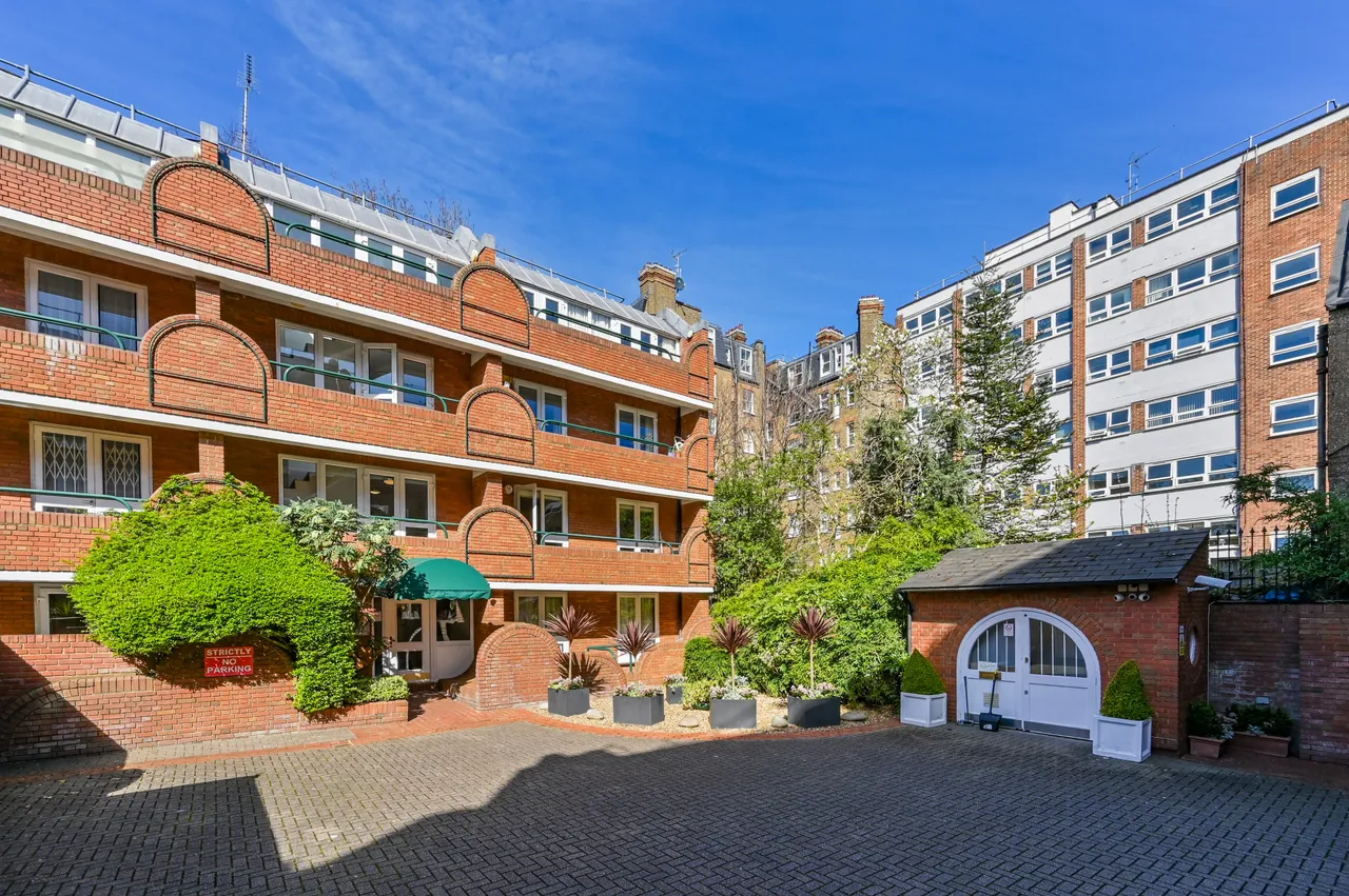 Flat 1 La Residence, 38a Marlborough Place, London, photo 6