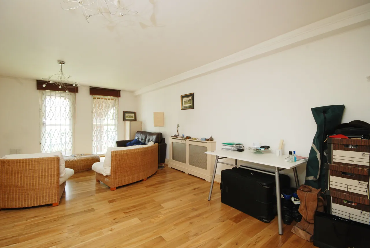 Flat 1 La Residence, 38a Marlborough Place, London, photo 10