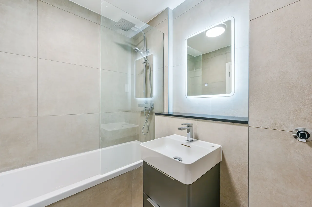 Flat 1 La Residence, 38a Marlborough Place, London, photo 5