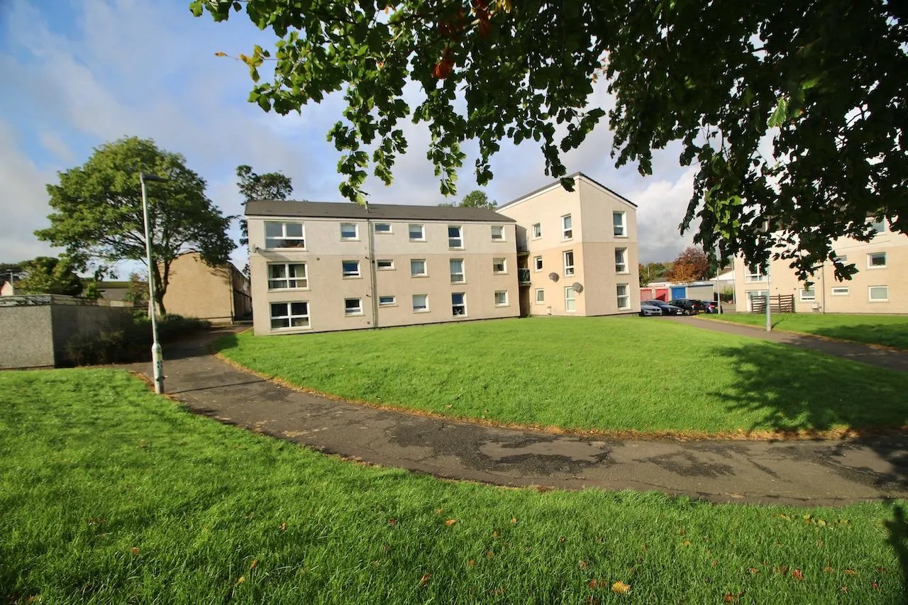 2 bed flat for sale — Hornbeam Road, Cumbernauld, G67 3NF
