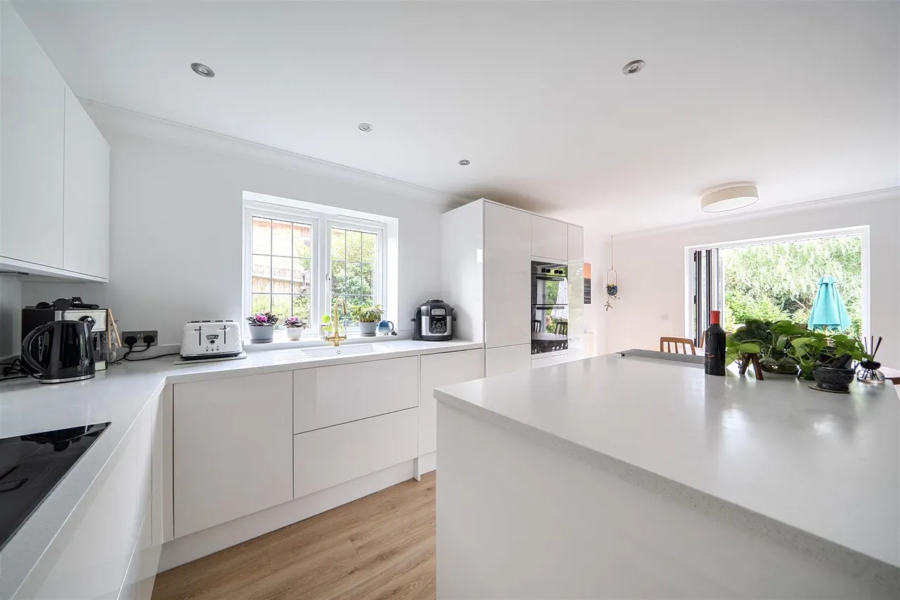 Holly Hill Lane, Sarisbury Green, Southampton, photo 5