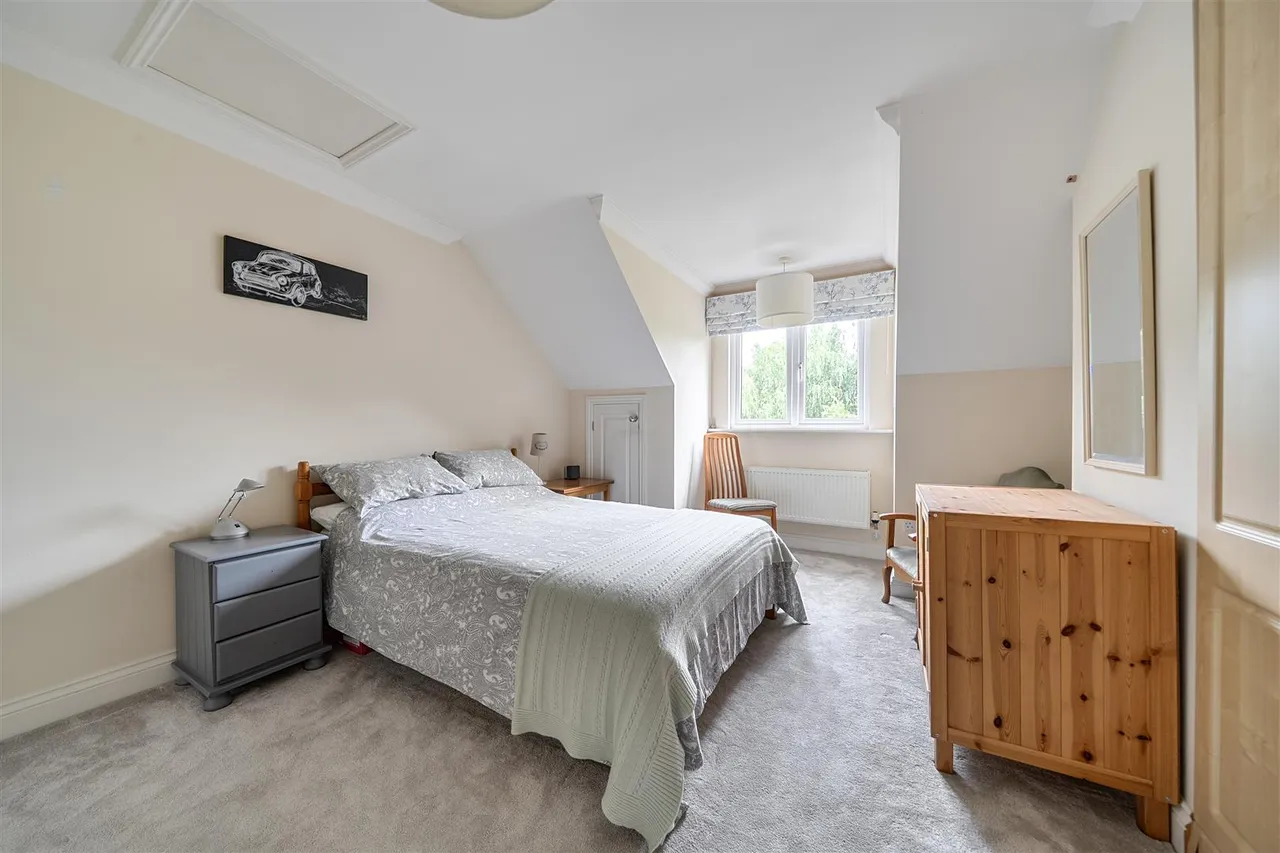 Holly Hill Lane, Sarisbury Green, Southampton, photo 12