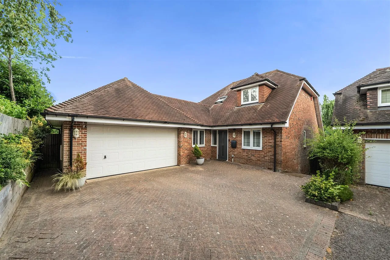4 bed house for sale — Holly Hill Lane, Sarisbury Green, Southampton
