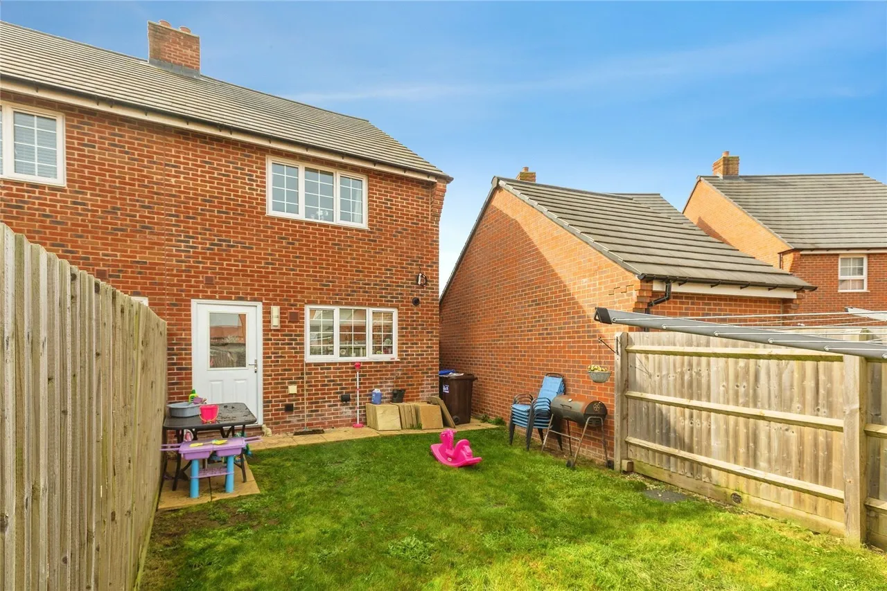 Brewery Lane, Broughton, Aylesbury, Buckinghamshire, HP22, photo 12
