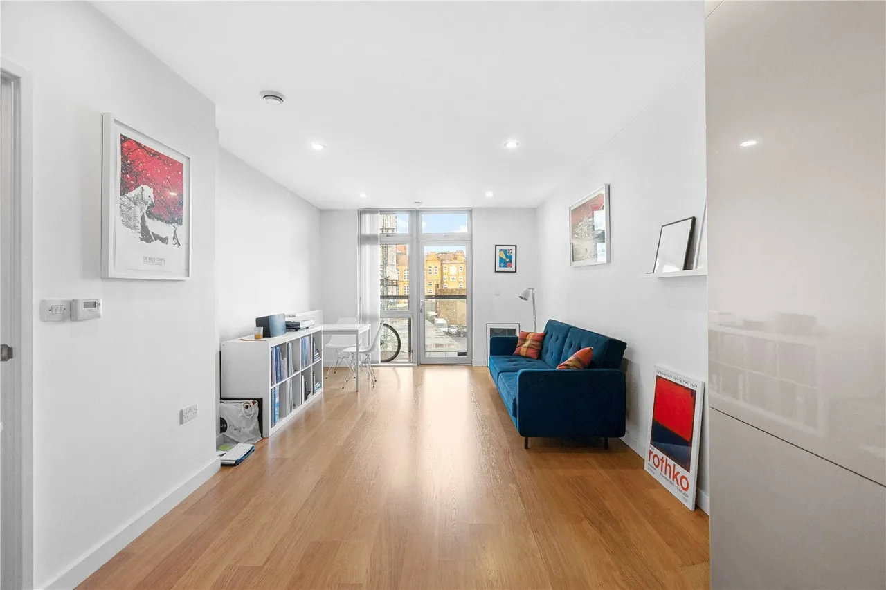 1 bed flat for sale, Salton Square, Limehouse, E14