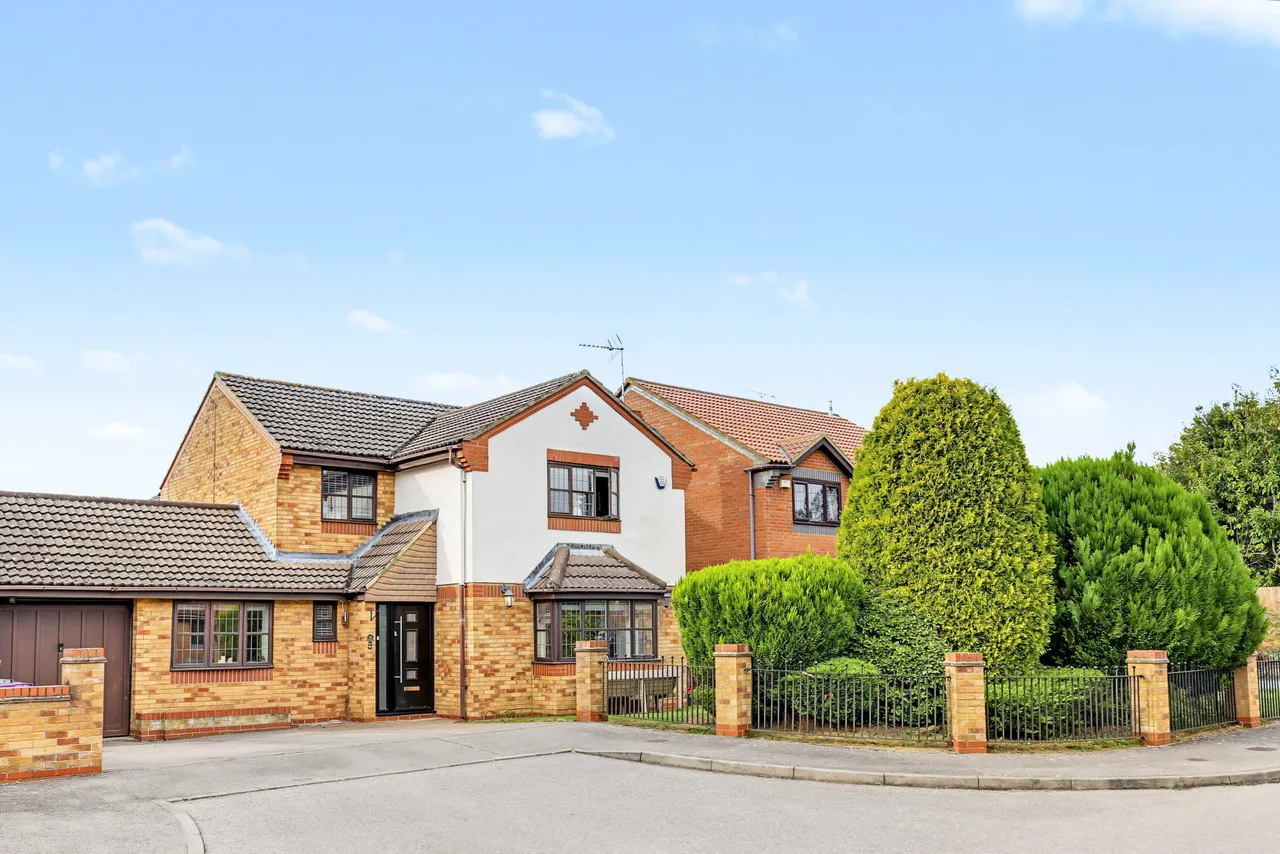 4 bed house for sale, Blair Close, Bishop's Stortford, CM23