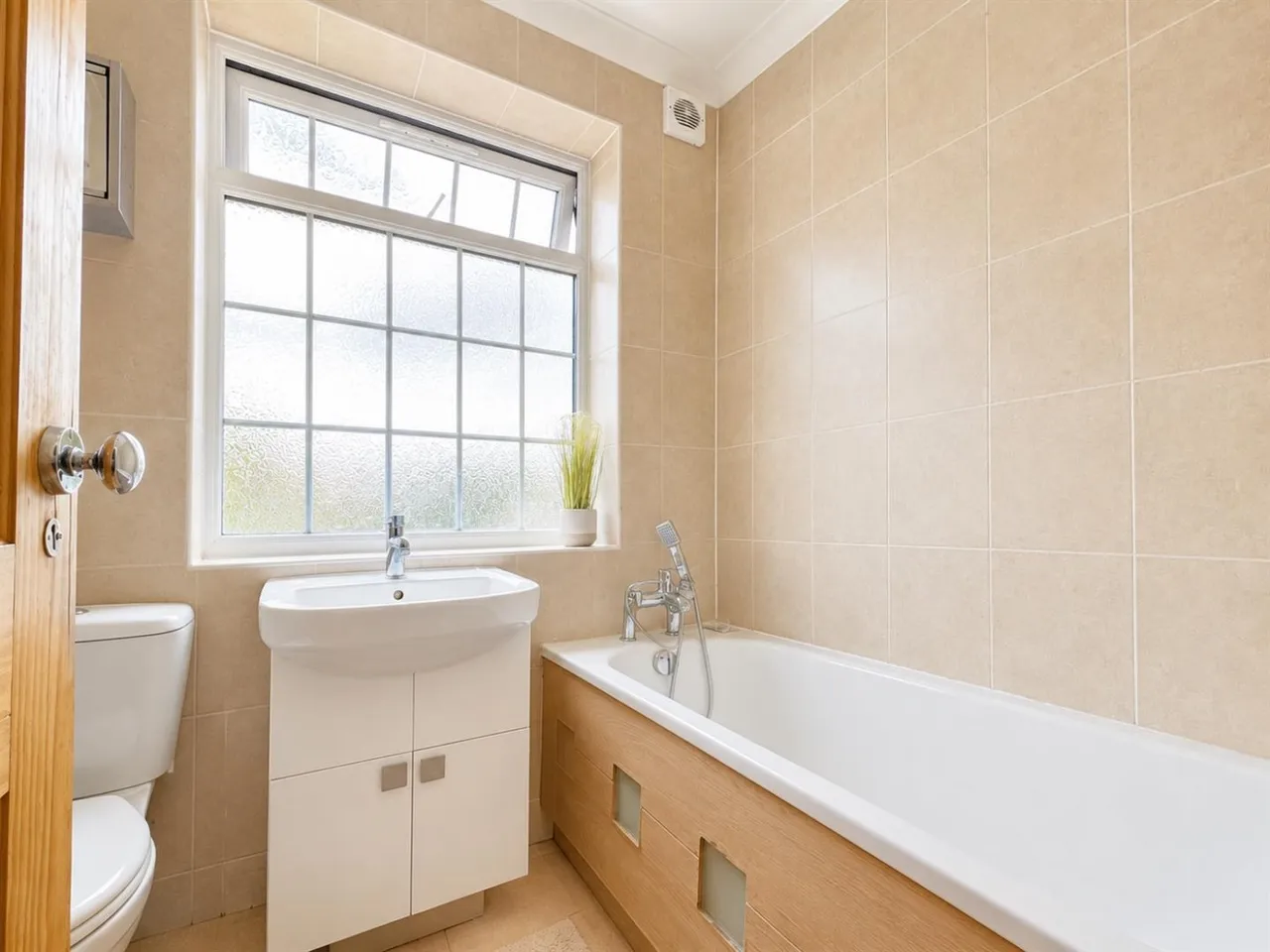 End Terrace, Southall, UB1, photo 7