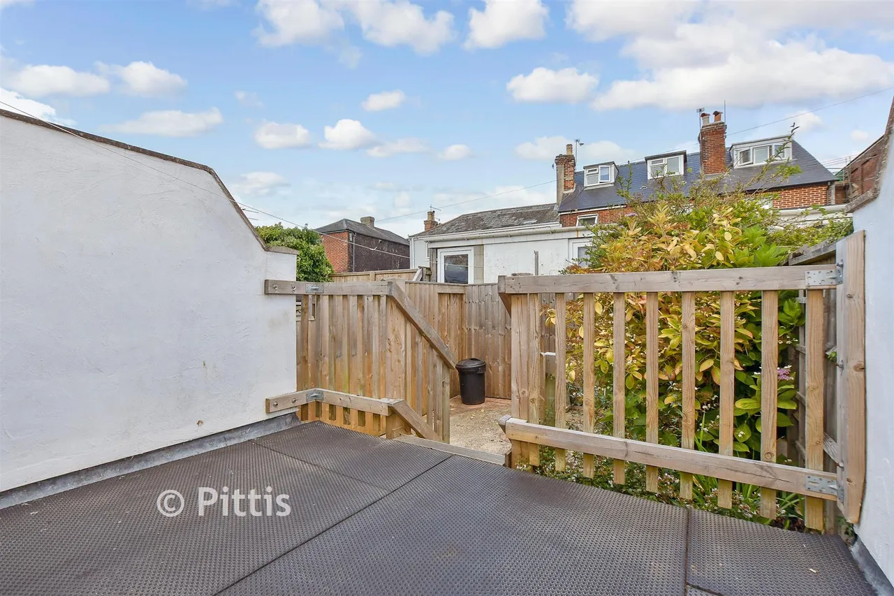 Fitzroy Street, Sandown, PO36, photo 11