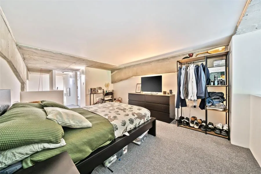 Lake Shore Drive, BS13, photo 11