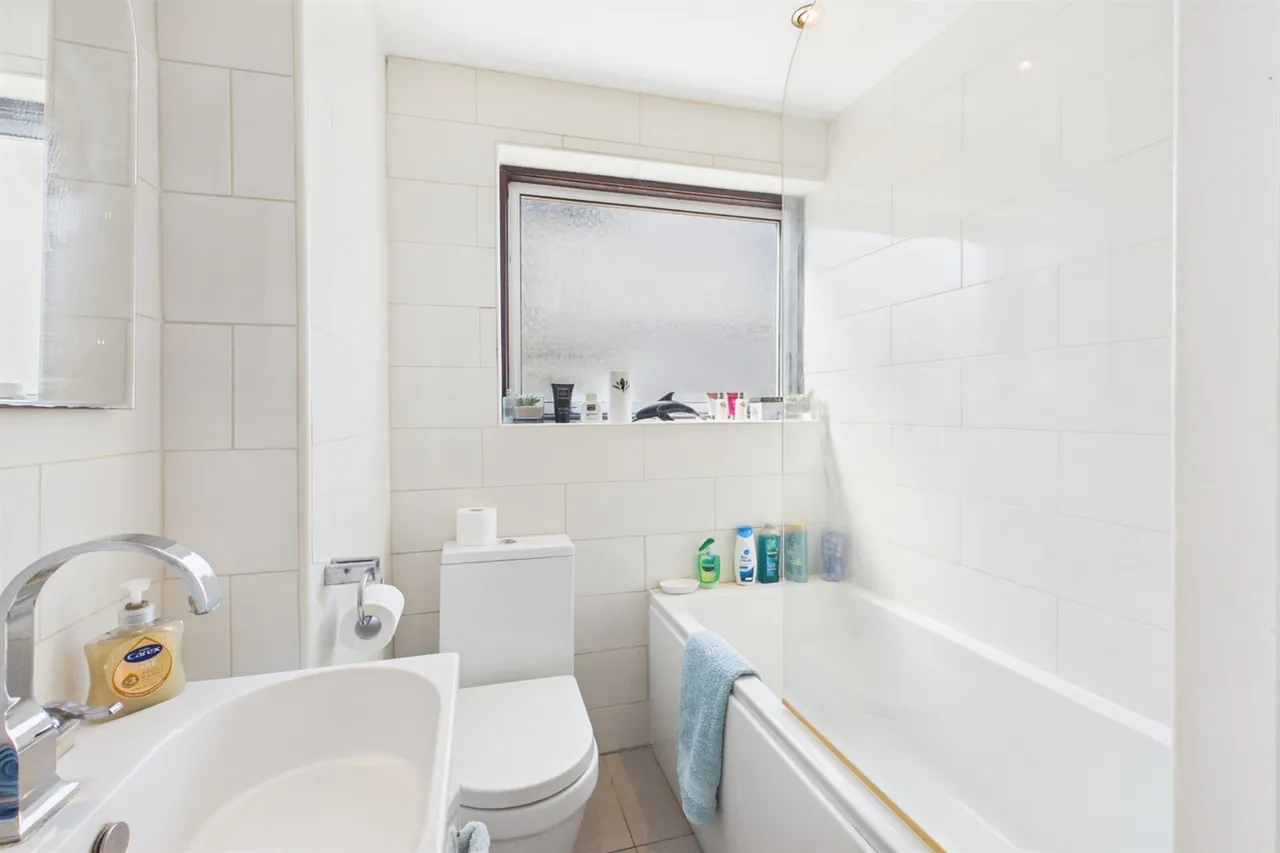 London, SW19 2PG, photo 9
