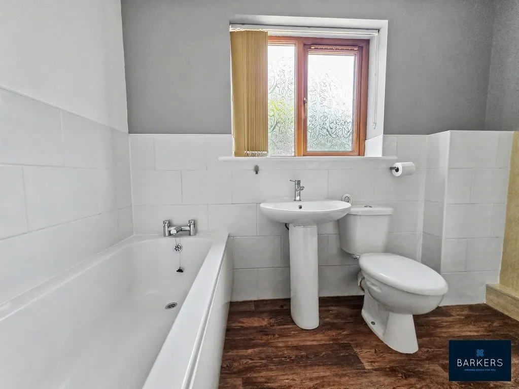 Fountain Street, Heckmondwike WF16 9HS, photo 9