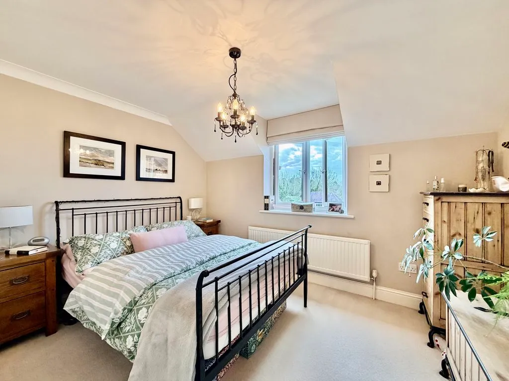 Groves Close, Bourne End SL8 5JP, photo 11