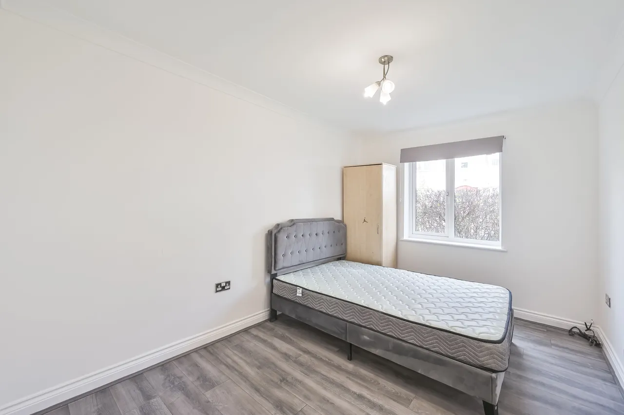 6 Connections House, 2 Glebe Road, London, photo 4