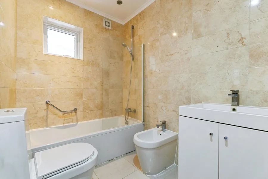 Worthington Road, Surbiton, KT6, photo 18