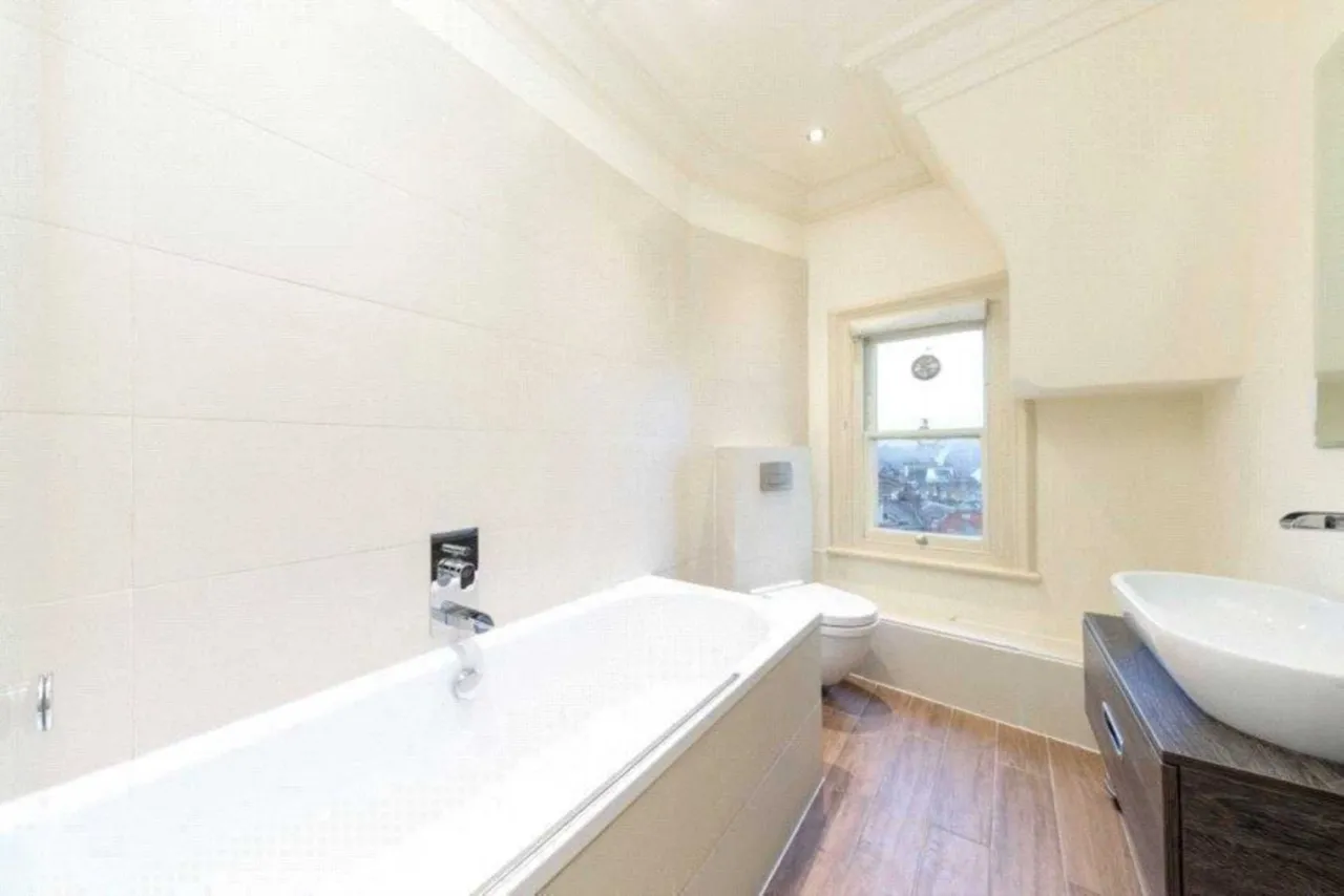 London, SW1X, photo 8