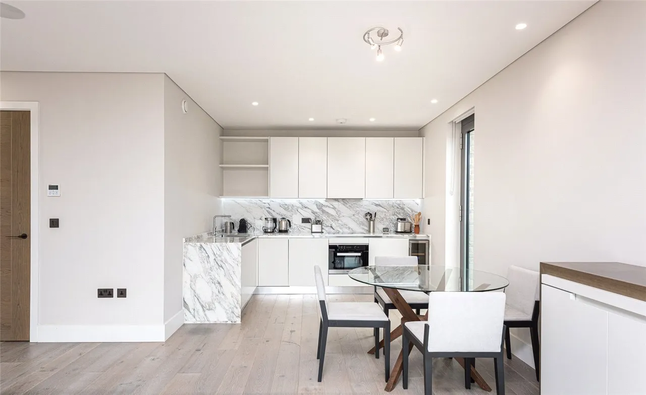 2 bed flat for sale — Wilfred Street, London, SW1E