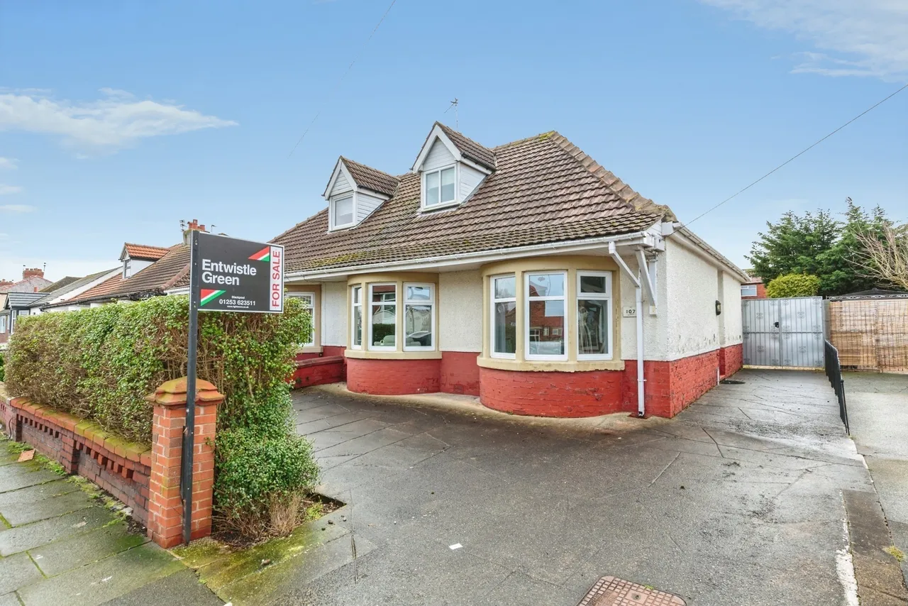 3 bed house for sale, Newhouse Road, Blackpool, FY4