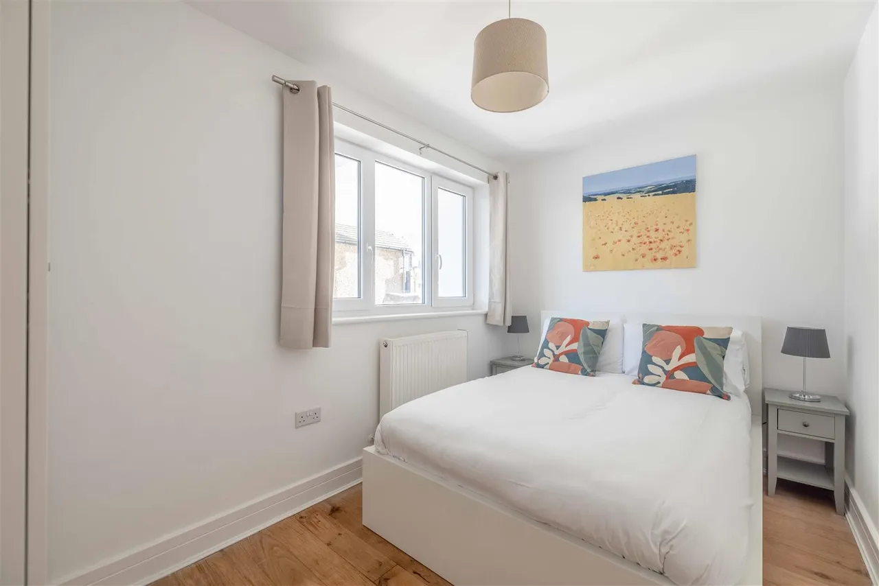 Dedworth Road, Windsor, photo 11