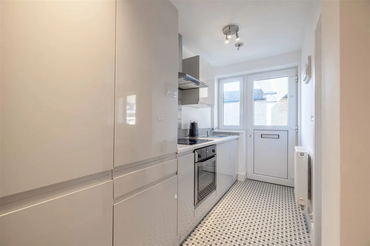 Dedworth Road, Windsor, photo 9