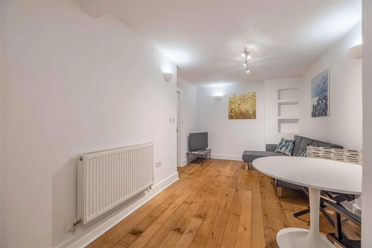 Dedworth Road, Windsor, photo 8