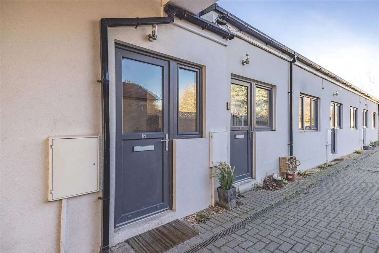 1 bed flat for sale, Dedworth Road, Windsor