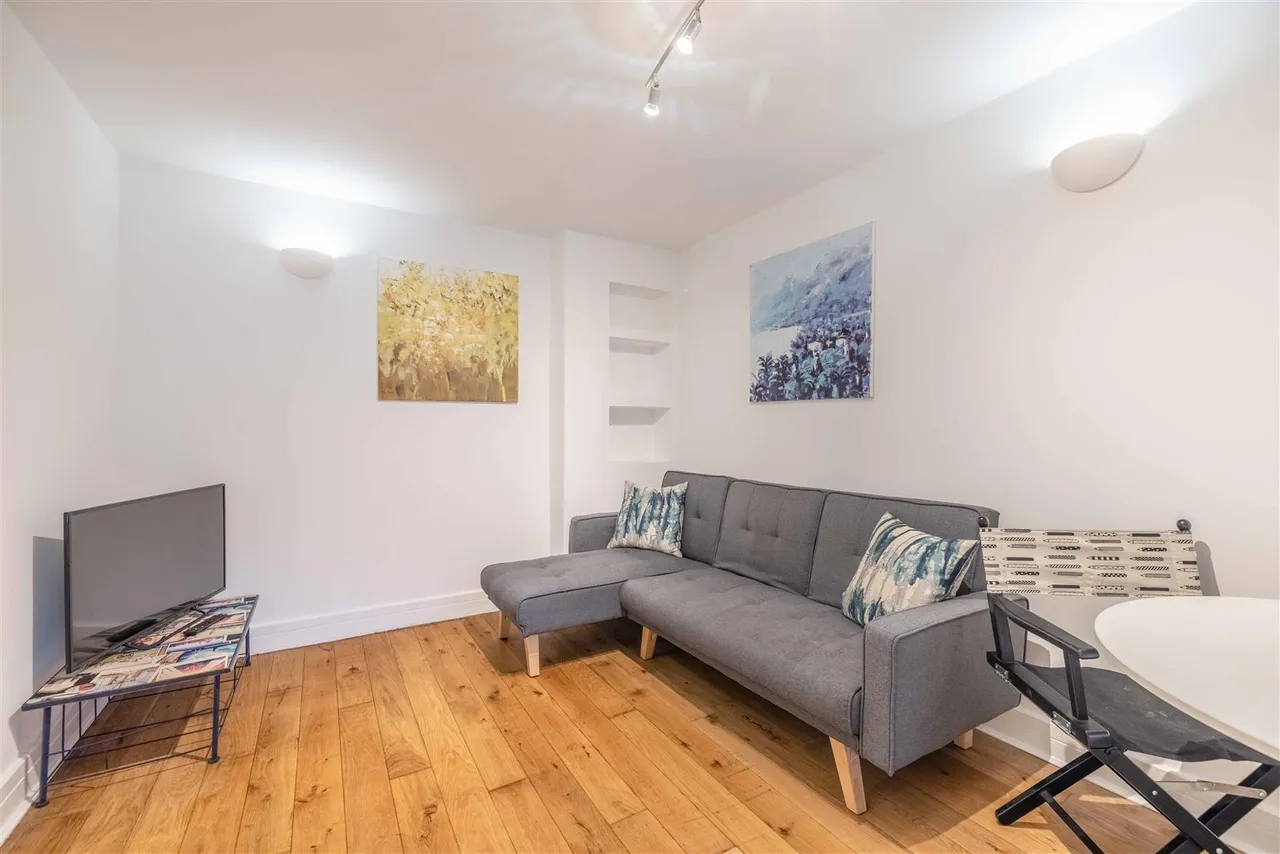 Dedworth Road, Windsor, photo 12