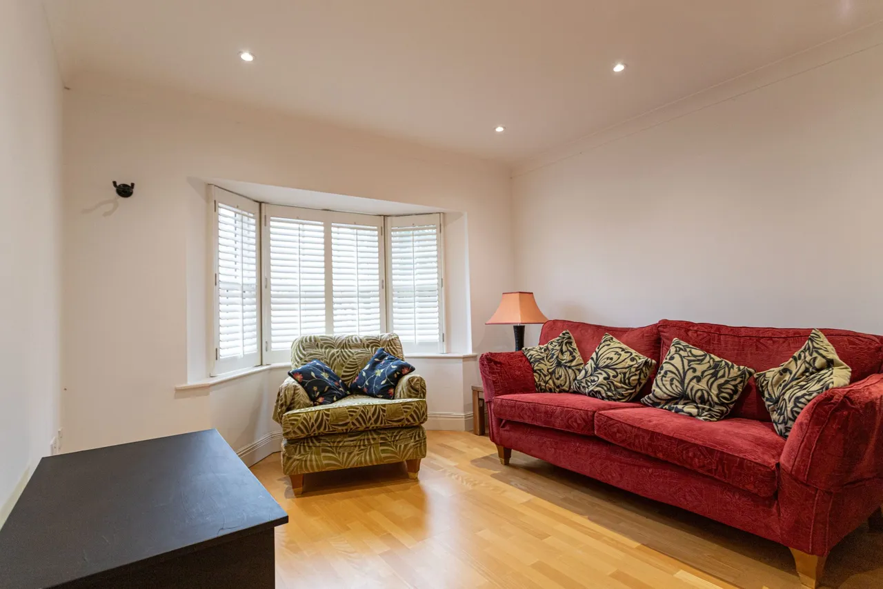 Barnwells Court High Street, Hartley Wintney, Hook, RG27 8AY, photo 4
