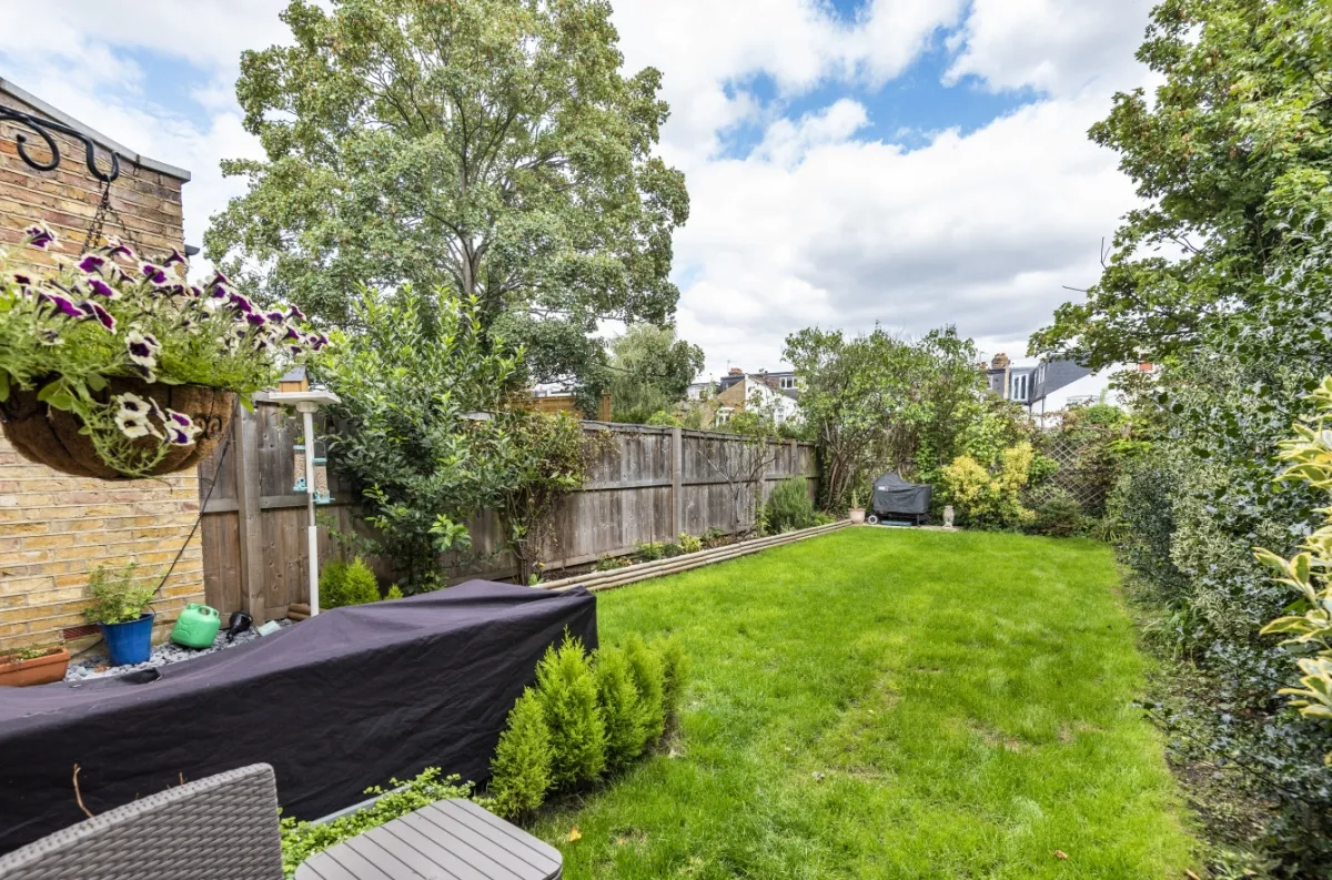 Gartmoor Gardens, London, SW19, photo 2