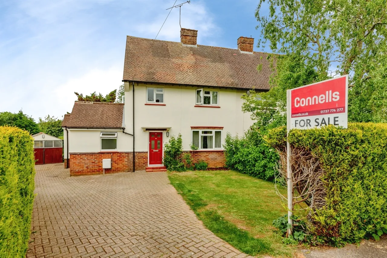 3 bed house for sale — Kenrick Square, Bletchingley, Redhill
