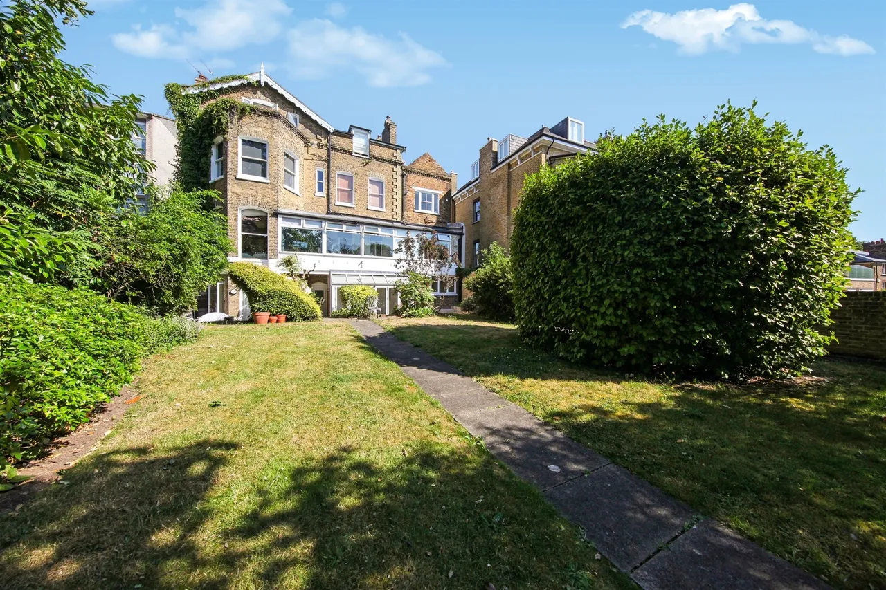 2 bed flat for sale — Grove Park, London