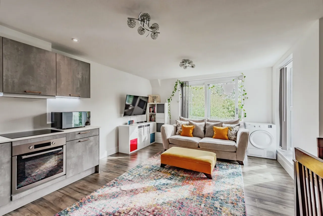 Russell Way, Crawley, RH10, photo 7