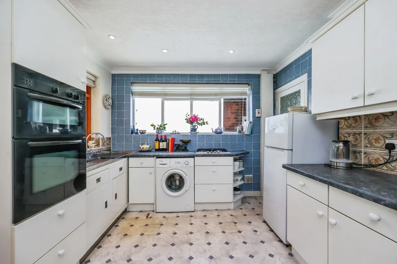 Aspley Park Drive, Nottingham, NG8, photo 9