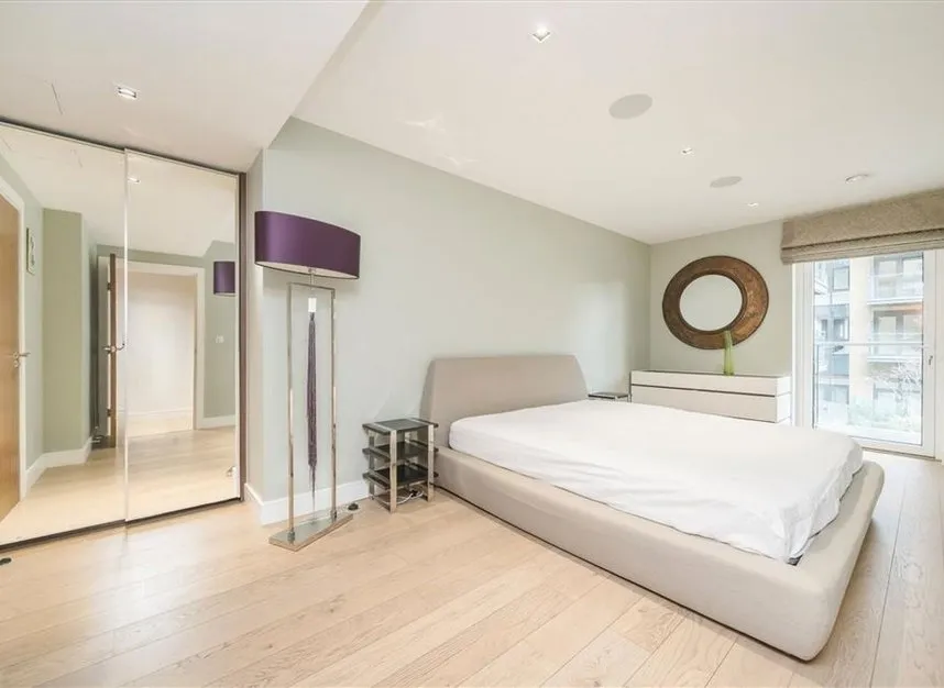 Kew Bridge Road, Kew Bridge, TW8, photo 5