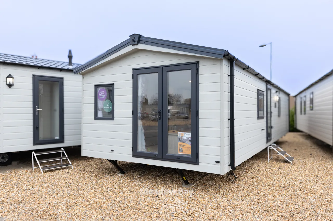 2 bed park home for sale — Manor Road, Hayling Island