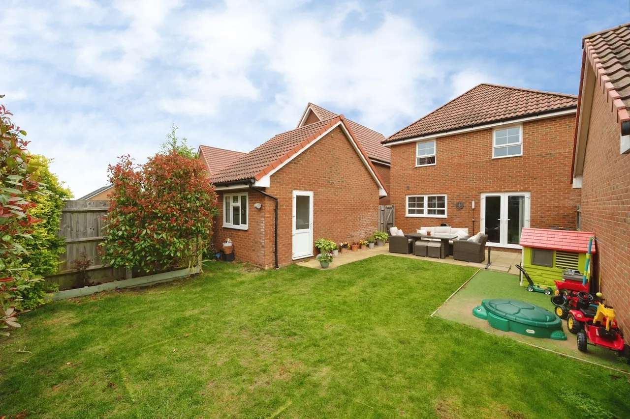 Signal Way, Hayling Island, PO11, photo 6