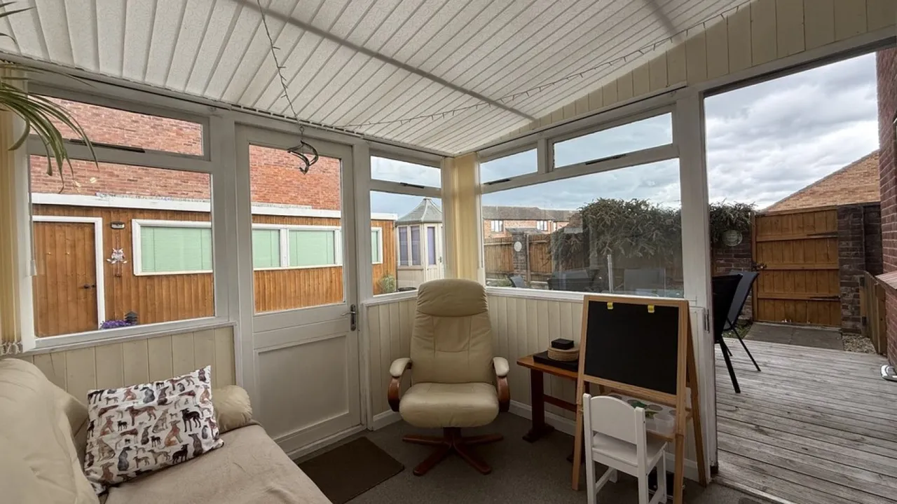Phipps Close, Westbury, photo 7