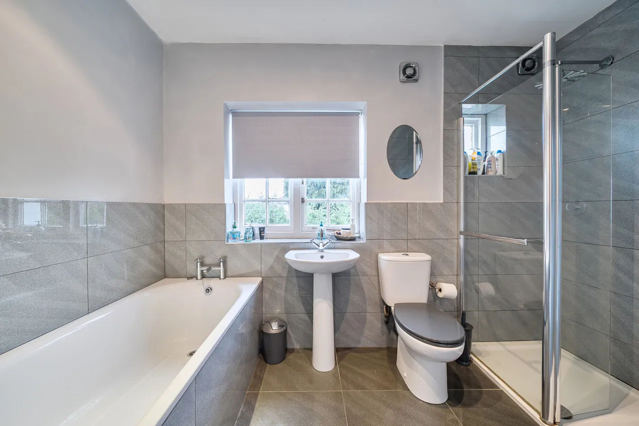 Eastcote Road, Pinner, HA5, photo 9