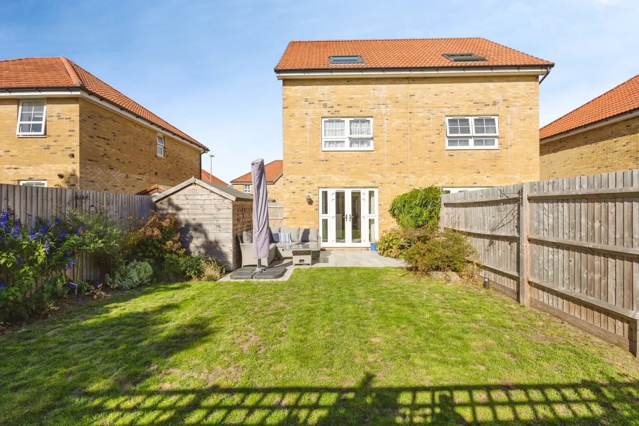 Sandeman Grove, PO11, photo 9