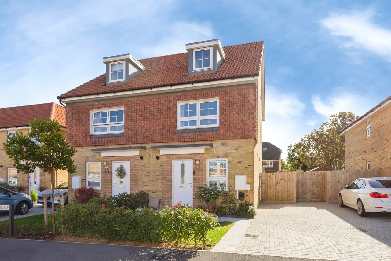 Sandeman Grove, PO11, photo 20