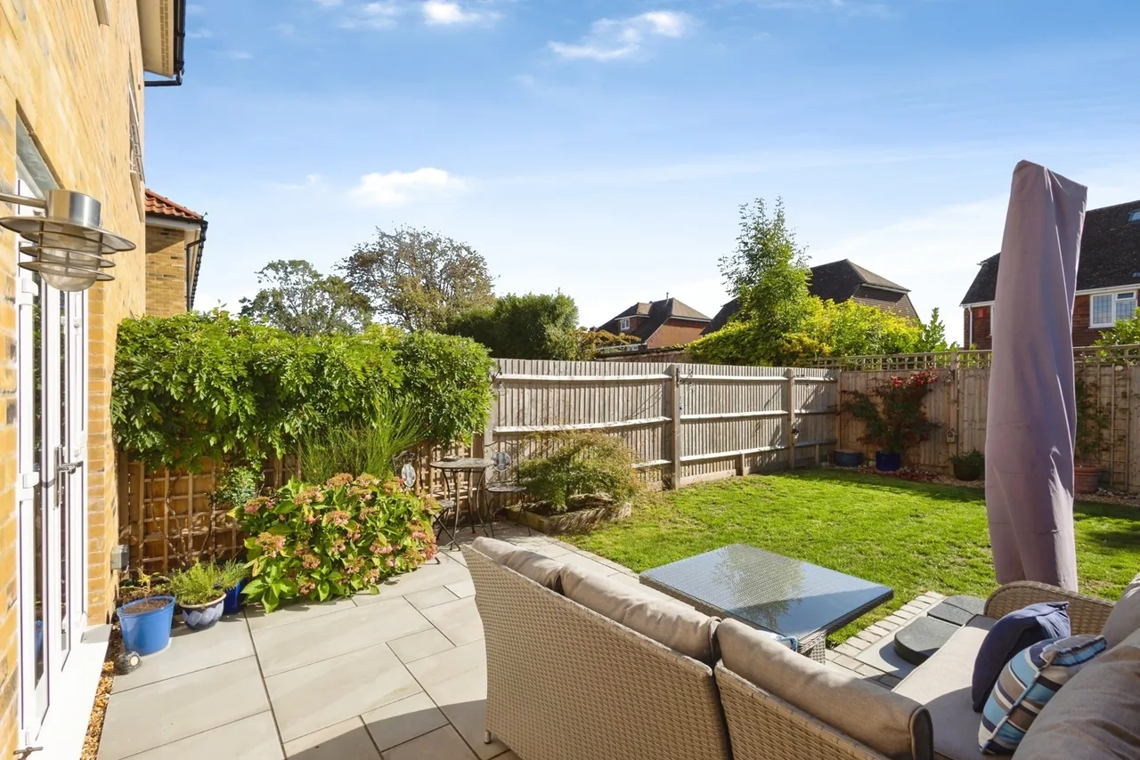 Sandeman Grove, PO11, photo 8